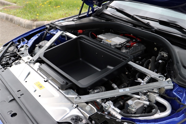  FRUNK-CUTIE DEPOZITARE SUB CAPOTA MOTOR I4 2022- CU SUSPENSIE M-SPORT