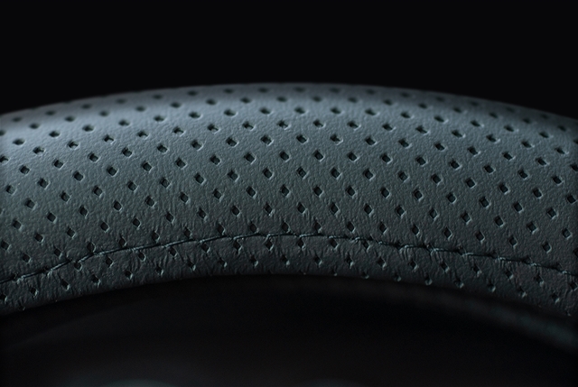  HUSA VOLAN DIN PIELE NATURALA PERFORATA DIAMETRU 39-41CM