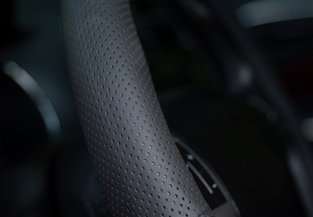  HUSA VOLAN DIN PIELE NATURALA PERFORATA DIAMETRU 39-41CM