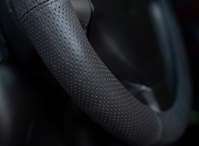 HUSA VOLAN DIN PIELE NATURALA  PERFORATA DIAMETRU 39-41CM