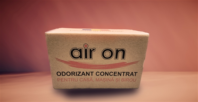  STAND PREZENTARE CU MIXT DE 20 BUC ODORIZANTE AUTO SPRAY DE 50ML AIR ON