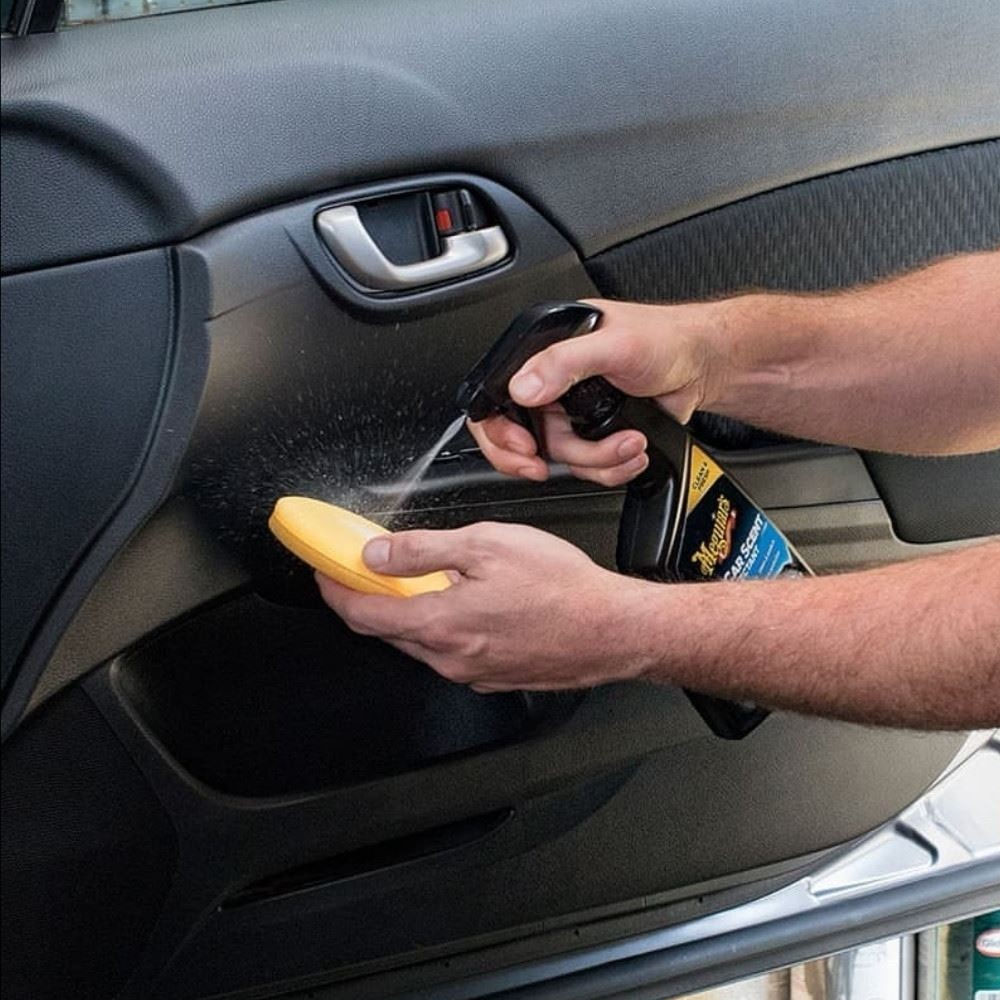  SPRAY VINYL SI PLASTIC NEW CAR SCENT PROTECTANT - EU MEGUIARS